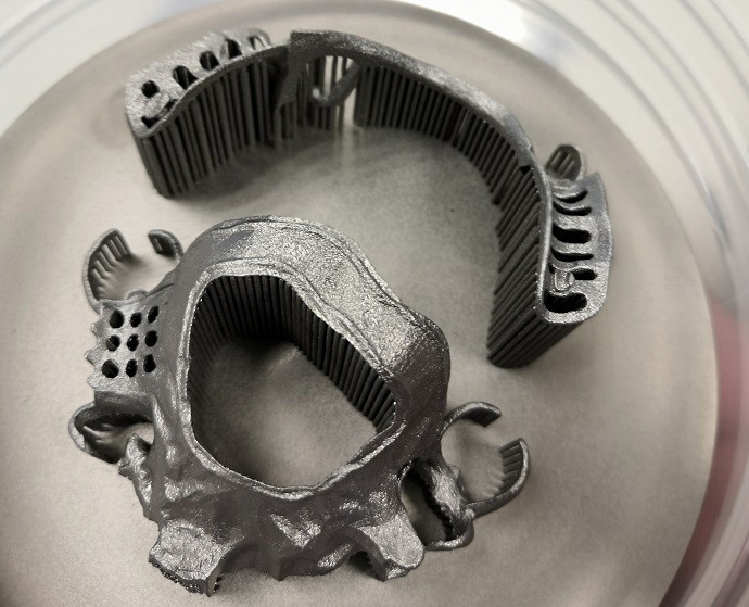 Печать титаном сложных деталей на 3D принтере Coherent CREATOR Ra